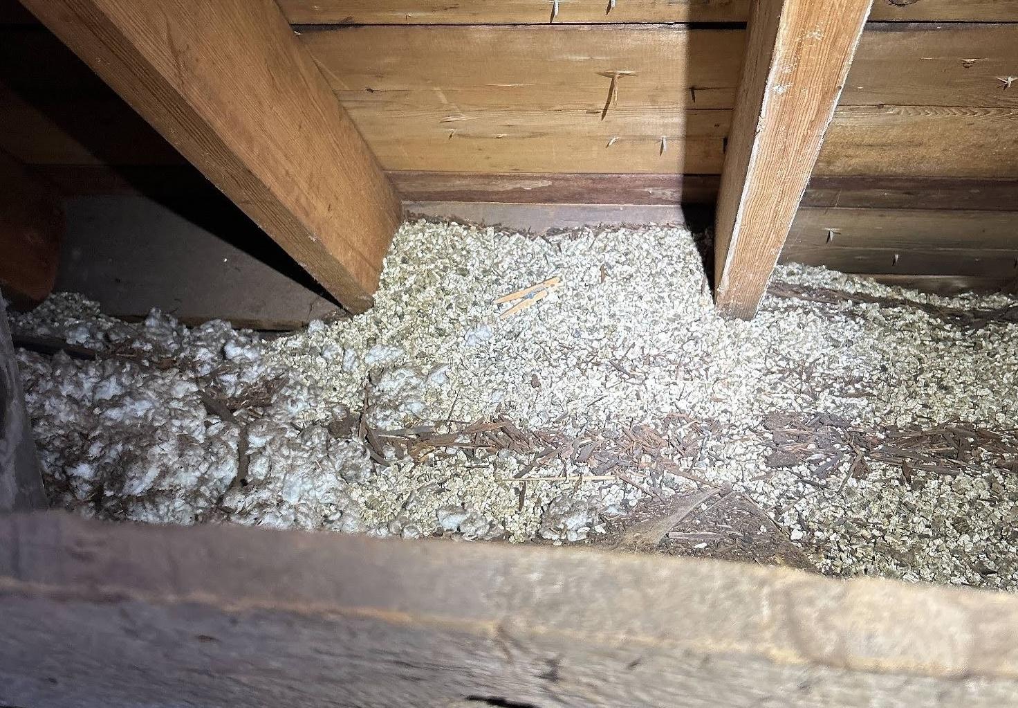 Vermiculite insulation found in attic