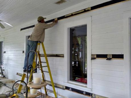 Drill And Fill Insulation On Home